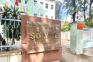 Giám đốc và Phó Giám đốc Sở Y tế Trà Vinh bị kỷ luật