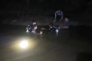 Trà Vinh: 1 thanh niên nhảy cầu tự tử nhưng bơi về nhà ngủ