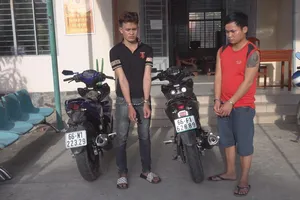 Dùng súng nhựa đi cướp thuốc lá lậu