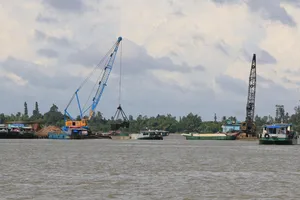 Nguồn cát ngày càng cạn kiệt, Đồng Tháp kiến nghị nghiên cứu vật liệu thay thế