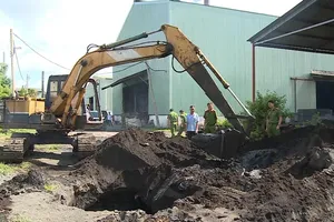 Cục Cảnh sát Môi trường phát hiện bãi chôn lấp chất thải nguy hại lớn ở Trà Vinh