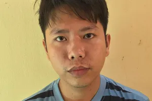 Bắt giam nam công nhân lẻn vào nhà vệ sinh nữ để hiếp dâm 