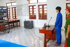 Vừa chấp hành xong án lại đi giả danh công an để lừa mẹ của bạn tù