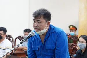 Hoãn phiên xử người từng 'chi 20 tỉ để điều chuyển giám đốc Công an An Giang'