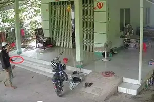 Bắt người cầm dao xông vào nhà cướp vàng lúc giữa trưa