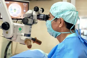 Hơn 1.000 bạn trẻ ở miền Tây được xóa cận