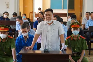 Xét xử 2 cán bộ thuế An Giang: Người thừa nhận hám lợi, người đỗ lỗi do hoàn cảnh