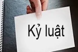 An Giang: Kỷ luật hiệu trưởng gửi ảnh khỏa thân của phụ nữ