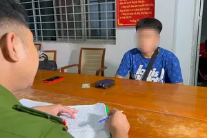 Thiếu niên 15 tuổi mua dâm cô gái 20 tuổi rồi cướp tài sản