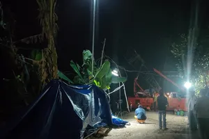 Bước vào đêm thứ 2 nỗ lực giải cứu bé trai rơi xuống trụ bê tông sâu 35m