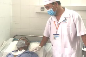 Bị xuất huyết cấp tính ở lưỡi do khối u ác tính