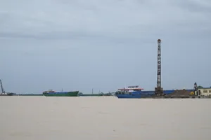 Vĩnh Long: Kiến nghị dừng khai thác cát từ cầu Mỹ Thuận đến phà Đình Khao