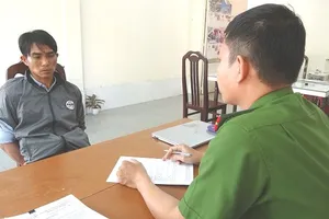 Đưa trai lạ về ở chung rồi bị người này đánh, cướp tài sản