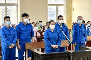 Đại tá quân đội về hưu sập bẫy lừa bán thiên thạch giá ngàn tỉ