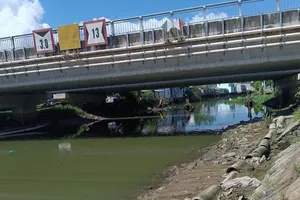 Cần Thơ: Công an phường cứu kịp thiếu niên nhảy cầu tự tử