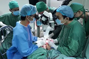 Nối bàn chân bị đứt lìa cho bệnh nhân bị tai nạn giao thông