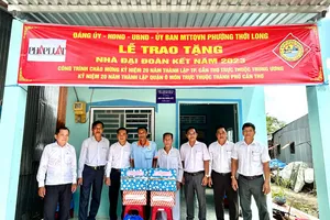 Báo Pháp luật TP.HCM bàn giao 2 căn nhà đại đoàn kết tại Cần Thơ