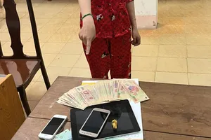 Lấy vàng, tiền trong nhà mang gửi rồi báo tin bị trộm