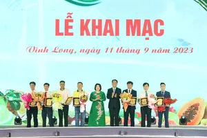 Festival nông sản Việt Nam – Vĩnh Long chính thức khai mạc