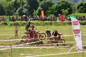 Mãn nhãn với các tiết mục biểu diễn mô tô địa hình tại An Giang