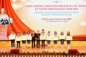 Trường Đại học Y dược Cần Thơ khai giảng năm học 2023-2024