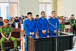 Bị chửi mắng, con trai dùng dao sát hại cha và chú