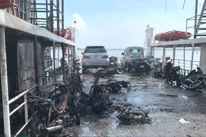  Nam thanh niên có dấu hiệu trầm cảm đổ xăng đốt phà Sa Đéc