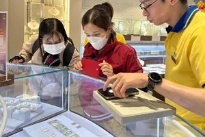 Thị trường hàng hoá Cần Thơ sôi động ngày vía Thần Tài