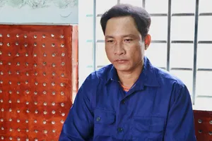 Vĩnh Long: Công an khởi tố người đàn ông xúc phạm Quốc Kỳ