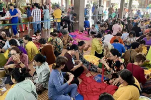 Gần 500 người cùng may áo dâng lên Bà Chúa Xứ núi Sam