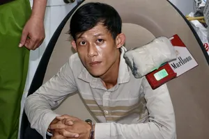 Bắt đối tượng nghiện tàng trữ trái phép ma túy và nhiều súng đạn