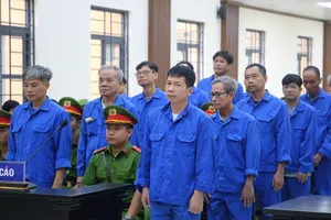 VKS đề nghị phạt cựu phó chủ tịch UBND huyện Chợ Mới 11-12 năm tù