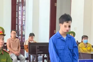 Thiếu niên đâm cha tử vong vì bị cha mẹ la mắng, đánh