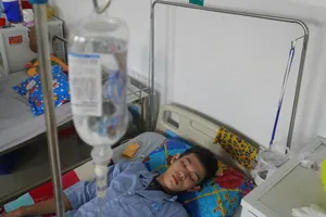 Vụ 149 người ngộ độc thực phẩm: Có vi khuẩn Salmonella trong bánh mì 