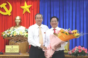 Ông Hồ Văn Mừng, Phó Bí thư Tỉnh uỷ được tín nhiệm bầu giữ chức Chủ tịch UBND tỉnh An Giang (nhiệm kỳ 2021-2026)