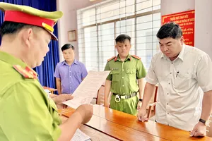 Khai trừ ra khỏi Đảng 2 cựu phó chủ tịch UBND TP Long Xuyên