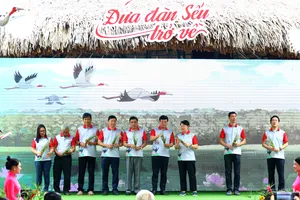 Đồng Tháp công bố Đề án bảo tồn và phát triển sếu đầu đỏ 