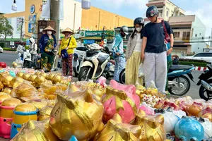 Bất ngờ với doanh thu bán heo đất dịp vía Thần Tài