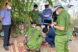 Khai quật tử thi, phát hiện bé trai 5 tuổi tử vong là do cha dượng bạo hành