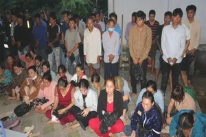 Đồng Tháp: Bắt tụ điểm lắc tài xỉu, tạm giữ hơn 1 tỉ đồng