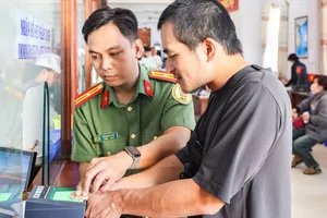Cần Thơ thực hiện cao điểm cấp tài khoản định danh điện tử cho người nước ngoài
