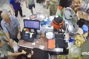 Cần Thơ: Thiếu nữ 17 tuổi bị vợ chồng chủ quán ăn hành hung
