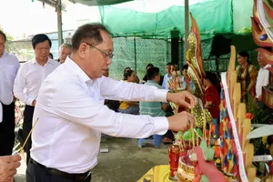 Lãnh đạo TP Cần Thơ thăm hỏi gia đình 2 học sinh bị điện giật