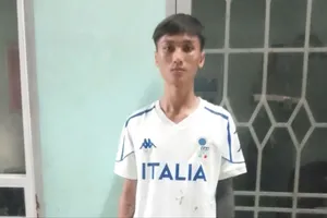 Tạm giữ 1 thanh niên chém cha của người yêu cũ