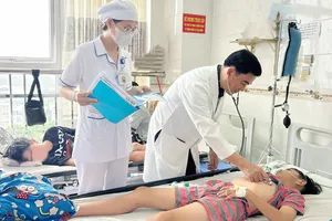 Cần Thơ: Số ca sốt xuất huyết ở trẻ tăng gấp đôi, nhiều trường hợp bệnh nặng