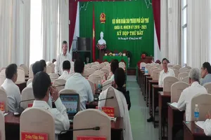 Không đồng ý lấy 19,5 tỉ đồng ngân sách nuôi đội bóng