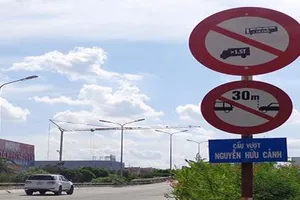 Cầu vượt Nguyễn Hữu Cảnh sẽ được sửa chữa ra sao?