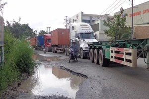 Đường xuống cảng Cát Lái quá nguy hiểm