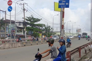 Xóa điểm đen giáp ranh hai quận trên đường Lê Đức Thọ