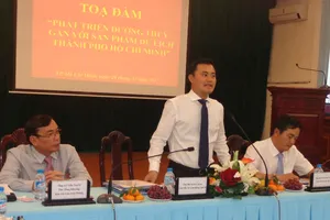 Buýt sông gắn du lịch: 3 thuận lợi, 3 khó khăn